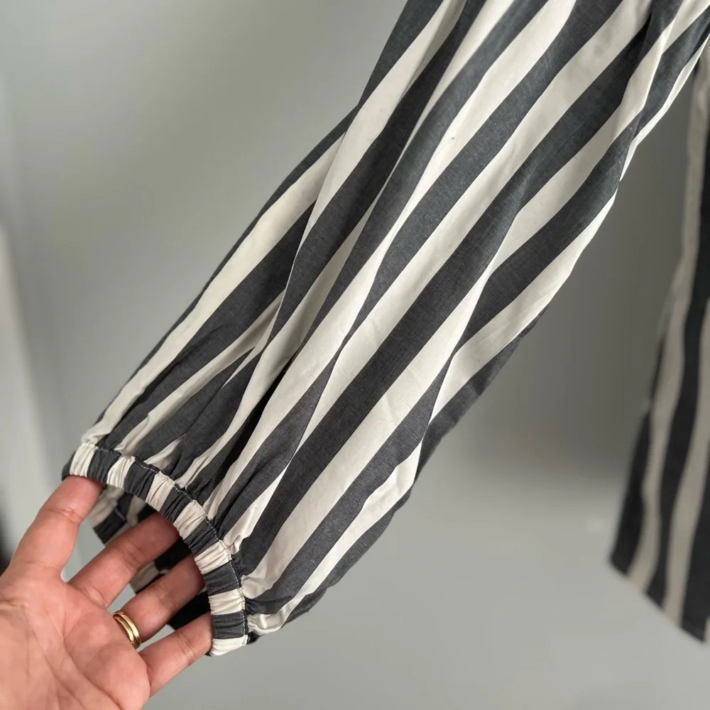 BANANA REPUBLIC Puff Sleeve Striped Blouse | Gray & White | Size Small - Picture 7 of 9